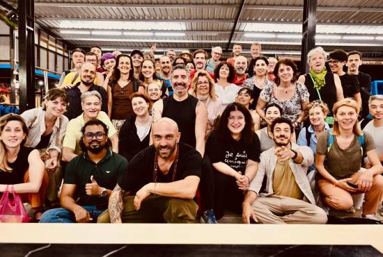 Cosa ci fanno 50 italiani a Kuala Lumpur?