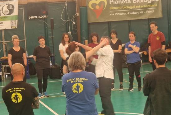 Fondi, successo per WellBES: ampia partecipazione all’evento dedicato alle discipline orientali ed al benessere olistico