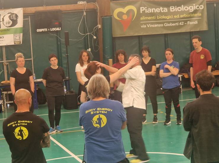 Fondi, successo per WellBES: ampia partecipazione all’evento dedicato alle discipline orientali ed al benessere olistico